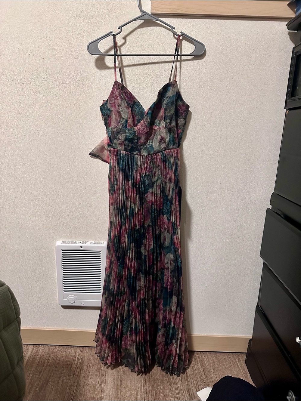 Lulu's Floral Pleated Midi Dress in Teal and Rose - Picture 2 of 4